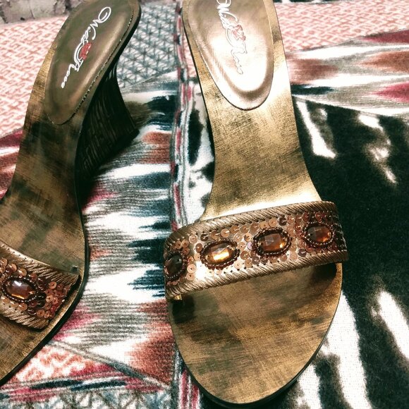 New Wild Rose Gold Wedge Sandals Size 10 - Picture 3 of 6